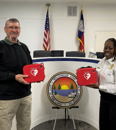 Georgia Transmission Donates AEDs to Pine Lake Police Department